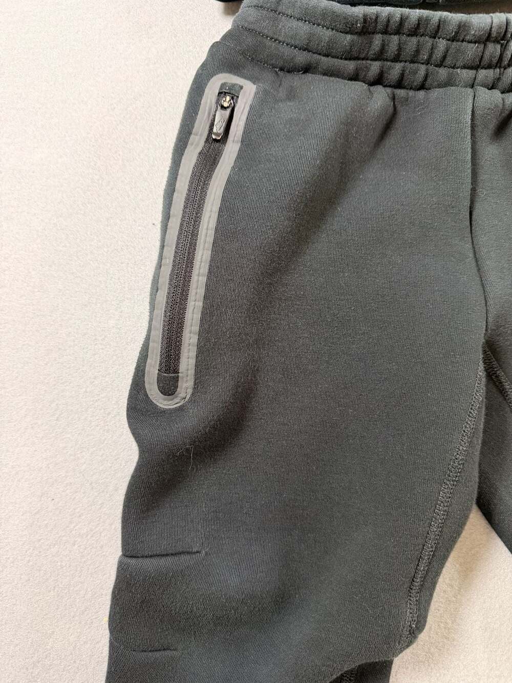 Nike Tech Fleece Full-Zip Hoodie and Jogger Tracksuit Set, Black - Picture 3 of 6